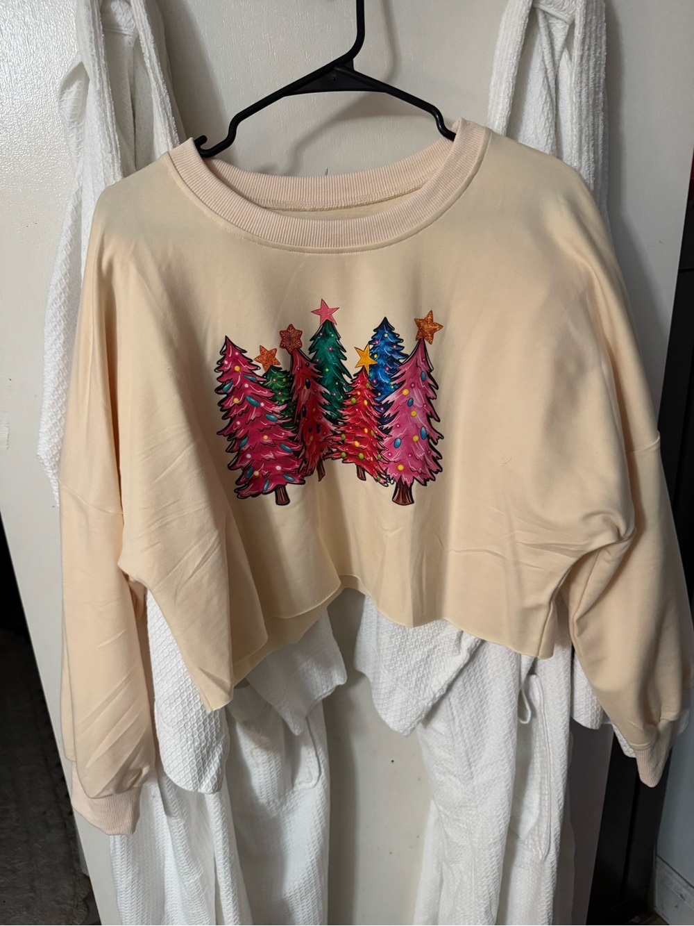 Cream Cropped Sweatshirt with Colorful Christmas Tree Graphic